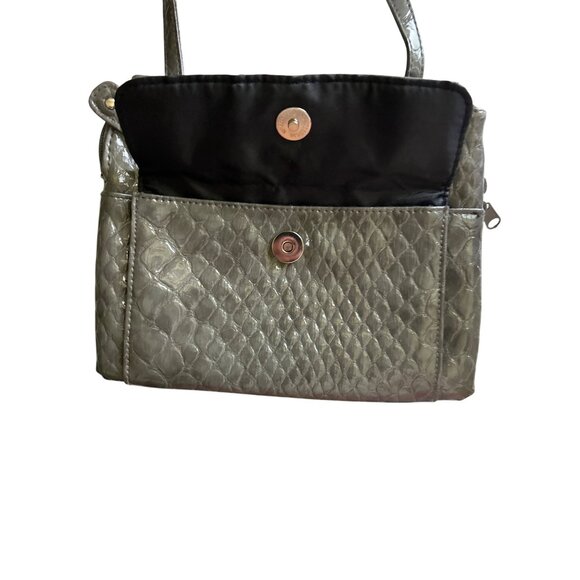 Koltov Womens Zip Top Snake Print Crossbody Bag With Adjustable Strap - Picture 4 of 9